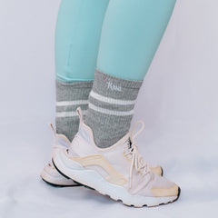 Calcetines Grises con Raya Blanca