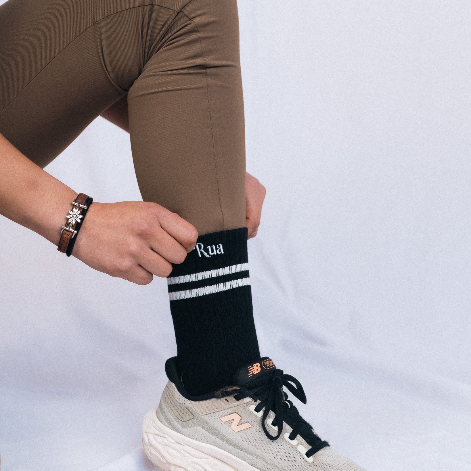 Calcetines Negros con Raya Blanca